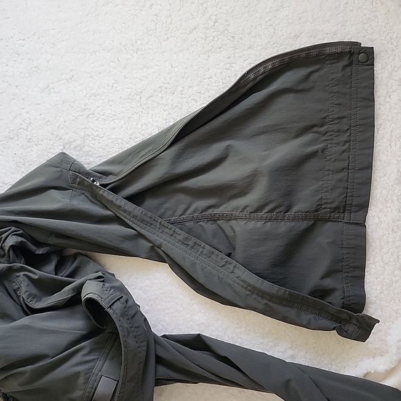 REI Women's Green Relaxed Fit Adjustable Waist Zip Off Outdoor Pants, Size 14 P - Picture 7 of 11